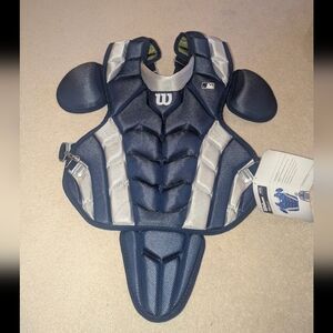 Nwt Wilson Catcher's Chest Protector in Navy and Silver Sz S - 14.5"